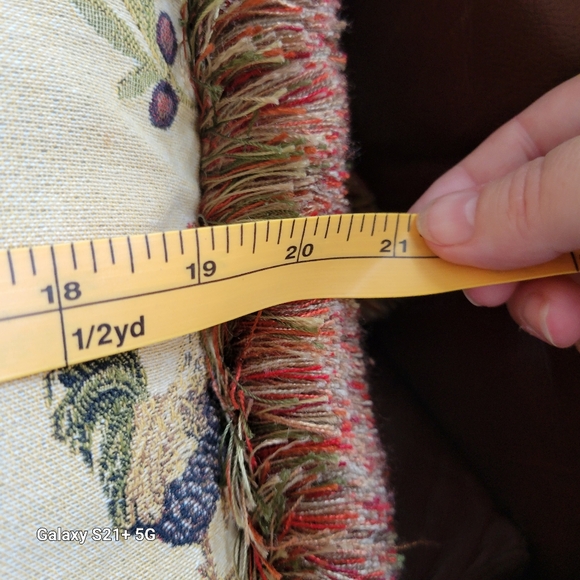 Vintage chicken decor pillow - Picture 4 of 4